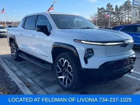 Used 2024 Chevrolet Silverado EV RST image 4