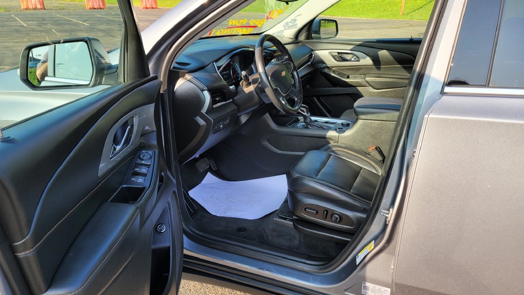 Used 2021 Chevrolet Traverse LT w/ LPO, Floor Liner Package AWD/4WD image 18
