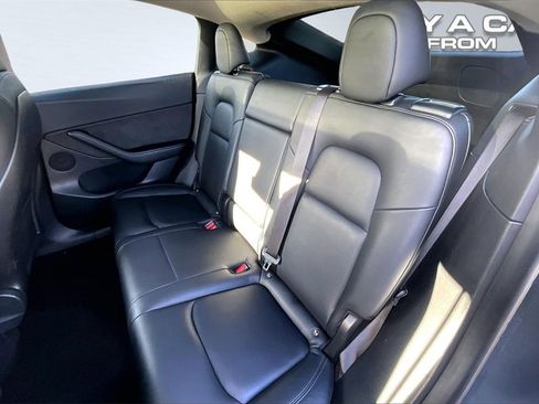 Used 2021 Tesla Model Y Long Range image 26