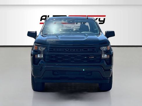 Used 2025 Chevrolet Silverado 1500 Custom Trail Boss w/ Turbomax Blackout Package AWD/4WD image 2