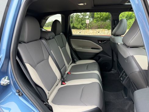 Used 2025 Subaru Forester Limited AWD/4WD image 12