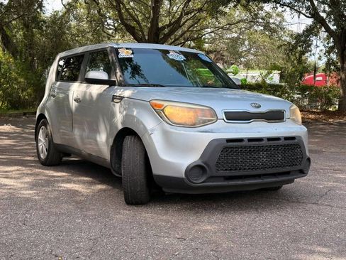 Used 2014 Kia Soul FWD image 1
