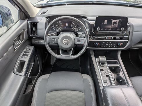 Used 2024 Nissan Pathfinder SV FWD image 32
