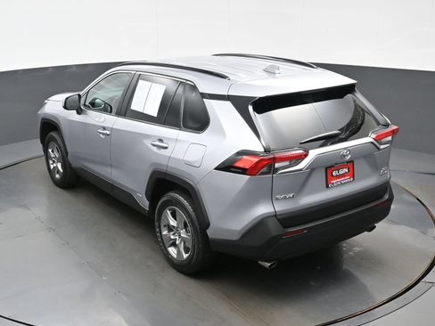 Used 2025 Toyota RAV4 XLE AWD/4WD image 38