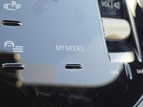 Used 2025 BMW X3 xDrive30i w/ Convenience Package image 25