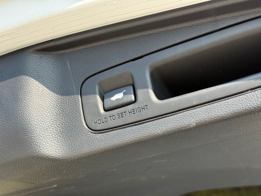 Used 2020 Honda CR-V EX-L image 16
