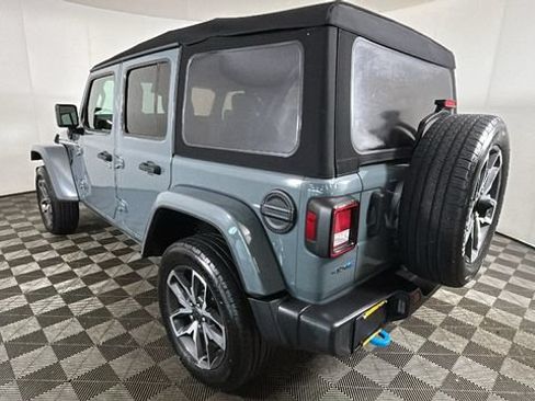 Used 2024 Jeep Wrangler Unlimited AWD/4WD image 4