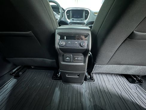 Used 2023 GMC Acadia SLE w/ Driver Convenience Package FWD image 20