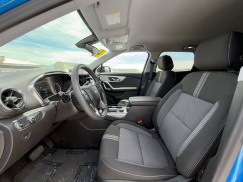 Used 2025 Chevrolet Blazer LT w/ Midnight/Sport Edition FWD image 11