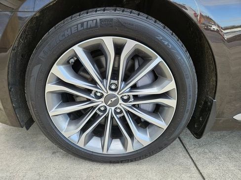 Used 2015 Hyundai Genesis 3.8 RWD image 9