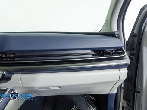 Used 2025 Kia Carnival SX Prestige FWD image 43