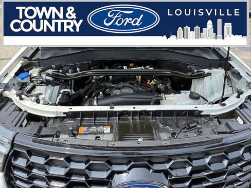 Used 2025 Ford Explorer ST-Line w/ ST-Line Street Pack AWD/4WD image 27
