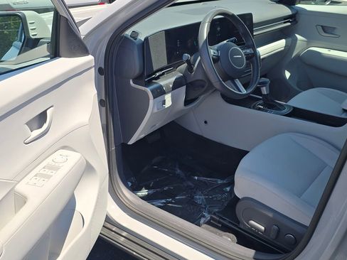Used 2025 Hyundai Kona SEL AWD/4WD image 9