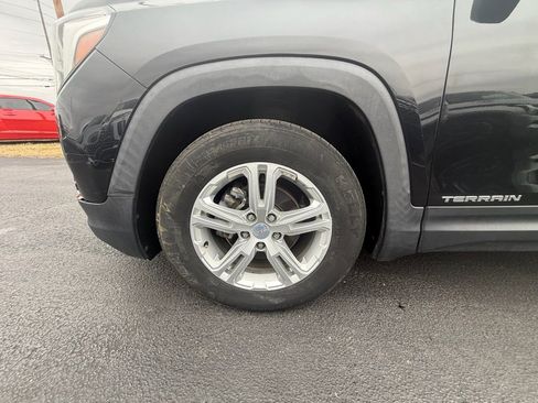 Used 2018 GMC Terrain SLE w/ Driver Convenience Package image 9