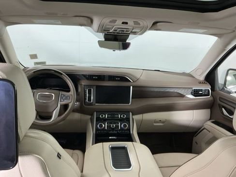 Used 2023 GMC Yukon Denali w/ Advanced Technology Package image 24