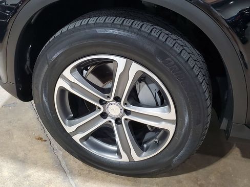 Used 2017 Mercedes-Benz GLC 300 4MATIC image 40