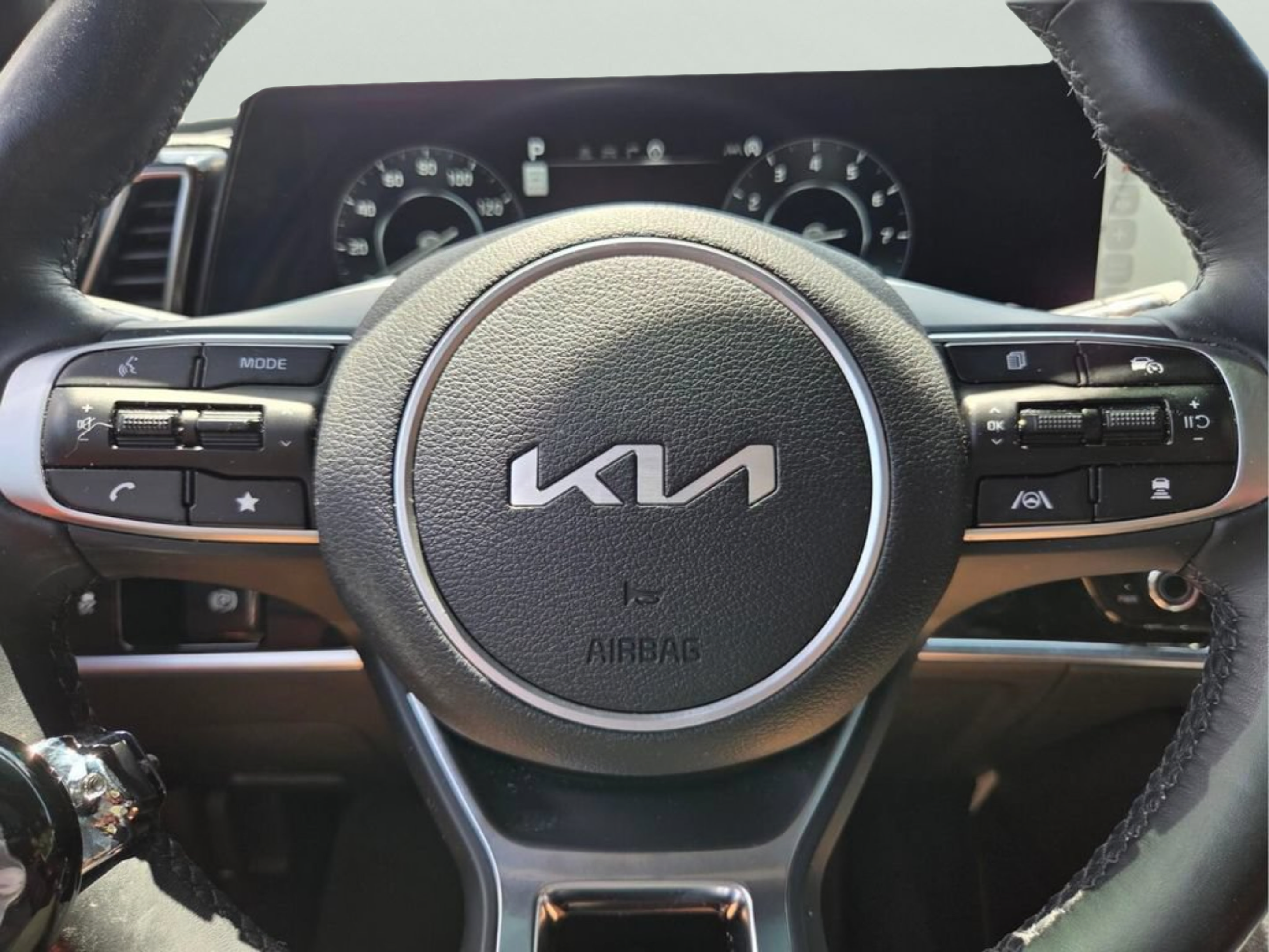 Certified 2025 Kia Sportage SX AWD/4WD image 36