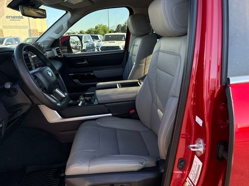 Used 2024 Toyota Tundra Limited AWD/4WD image 11