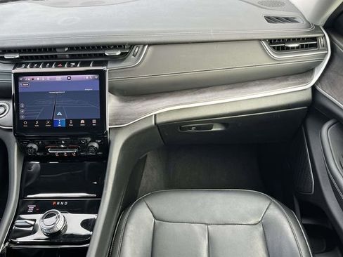 Used 2022 Jeep Grand Cherokee L Limited image 19