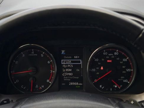 Used 2018 Toyota RAV4 SE w/ Power Extra Value Package AWD/4WD image 19