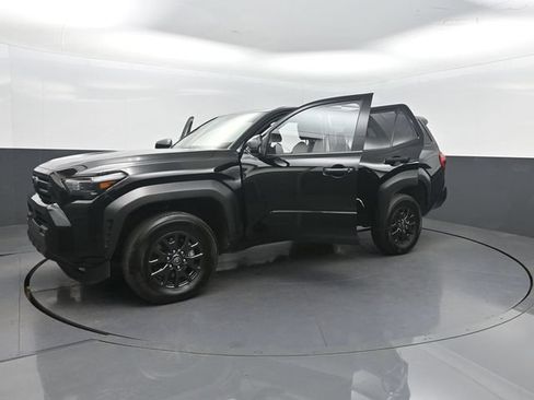 Used 2025 Toyota 4Runner SR5 AWD/4WD image 30