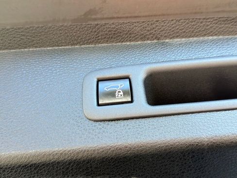 Used 2021 Toyota Sienna XLE FWD image 21
