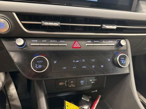 Used 2025 Hyundai Sonata SEL FWD image 27