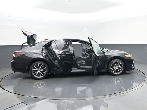 Used 2024 Toyota Camry XLE w/ Navigation Package image 30