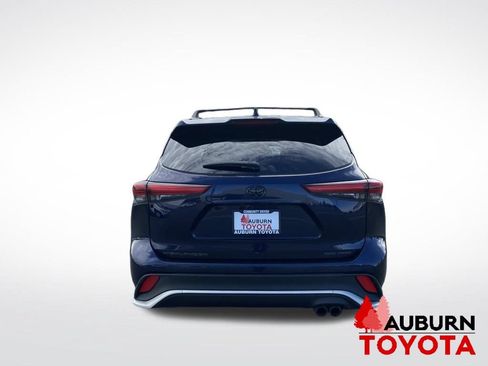 Used 2022 Toyota Highlander XSE AWD/4WD image 6