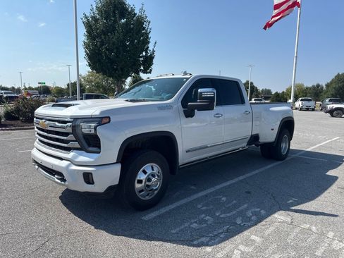Used 2025 Chevrolet Silverado 3500 High Country w/ High Country Premium Package AWD/4WD image 1