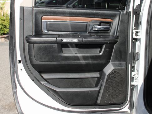 Used 2018 RAM 3500 Laramie image 34