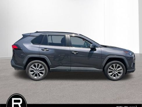 Used 2019 Toyota RAV4 XLE Premium w/ Cold Weather Package AWD/4WD image 7