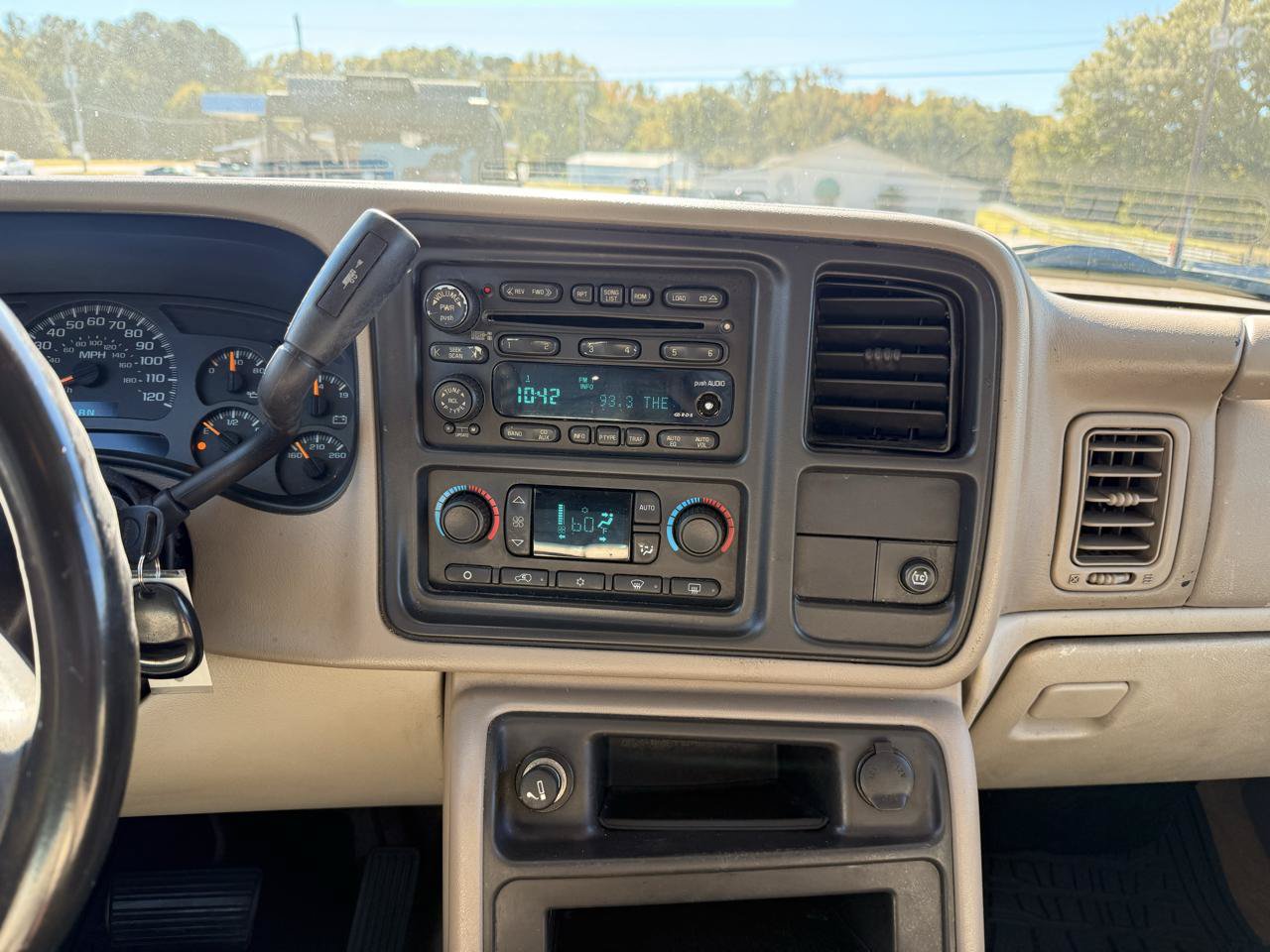Used 2004 GMC Yukon SLT w/ 1SD Preferred Equipment Group RWD image 12