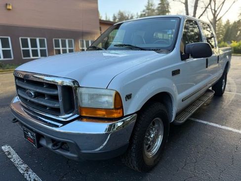 Used 2000 Ford F250 Lariat image 1