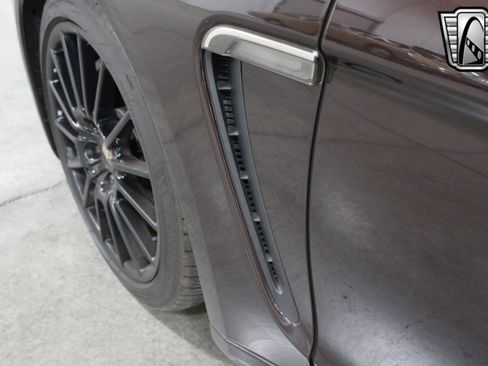 Used 2014 Porsche Panamera image 15