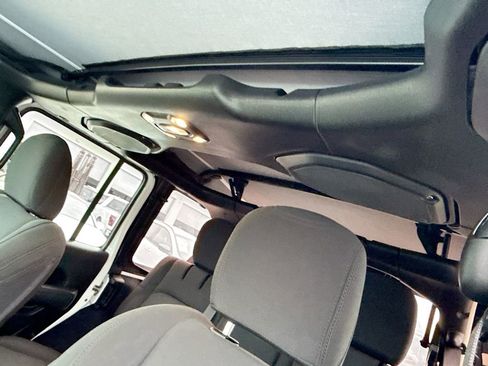 Used 2023 Jeep Wrangler Unlimited w/ Cold Weather Group image 20