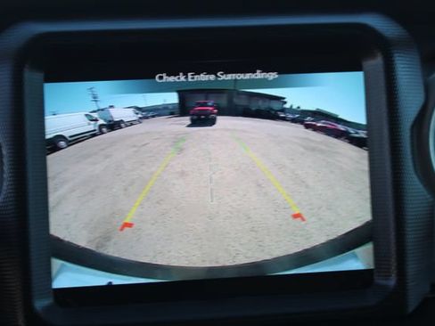 Used 2022 Jeep Wrangler Unlimited Sahara AWD/4WD image 35
