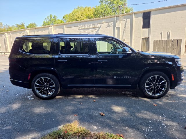 Used 2025 Jeep Wagoneer Series III w/ Premium Group I AWD/4WD image 10