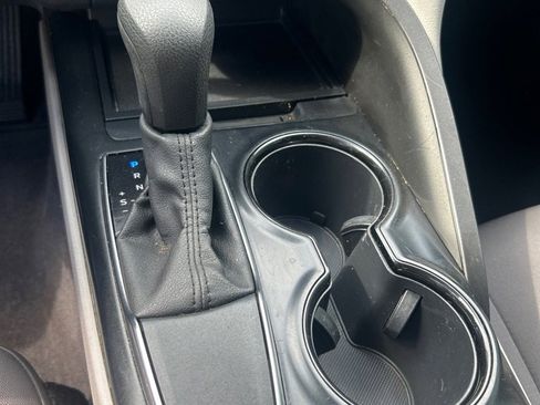 Used 2020 Toyota Camry LE FWD image 13