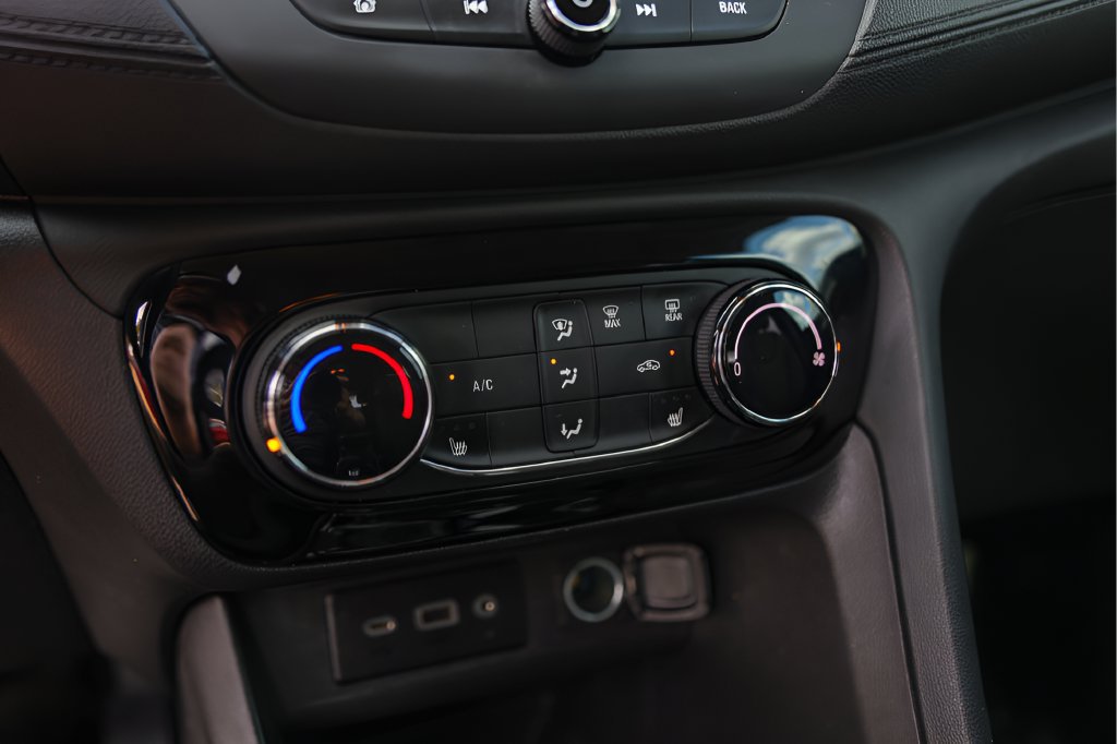 Used 2023 Buick Encore GX Preferred w/ Cold Weather Comfort Package FWD image 18