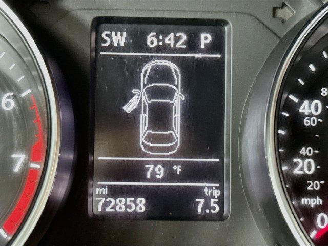 Used 2017 Volkswagen Jetta SEL FWD image 13