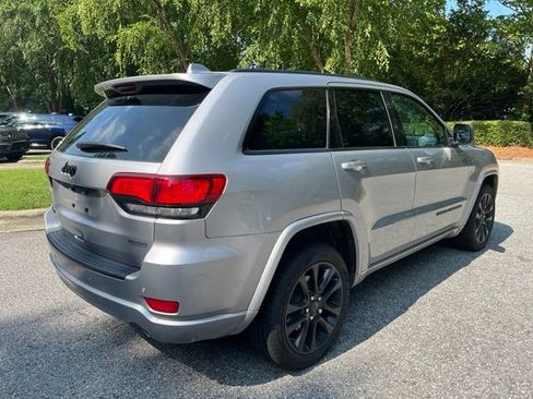 Used 2020 Jeep Grand Cherokee Altitude AWD/4WD image 9