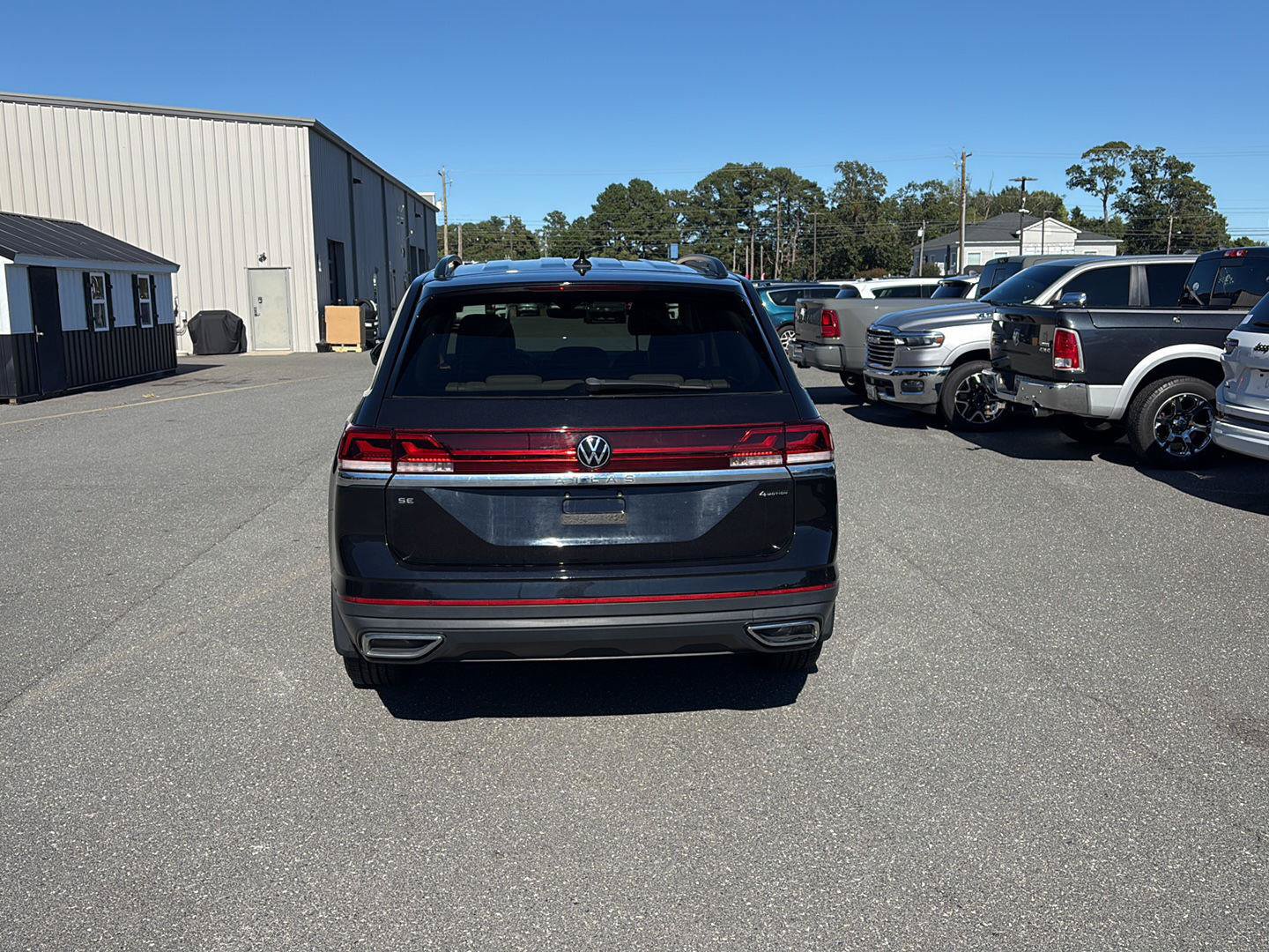 Used 2024 Volkswagen Atlas SE AWD/4WD image 5