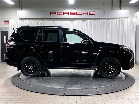 Used 2023 Lexus GX 460 w/ Black Line Special Edition image 11