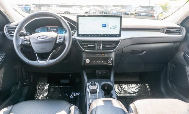 Used 2025 Ford Escape Platinum AWD/4WD image 14
