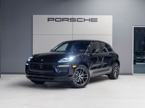 Certified 2026 Porsche Macan image 1