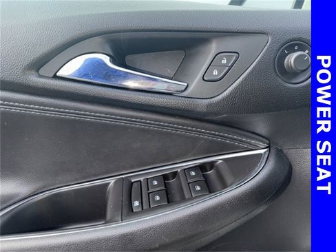 Used 2018 Chevrolet Cruze Premier image 15