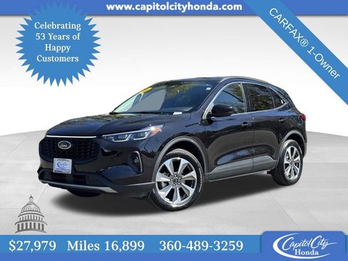 Used 2025 Ford Escape Platinum AWD/4WD image 1