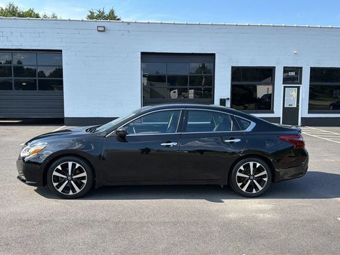 Used 2018 Nissan Altima 2.5 SR FWD image 4