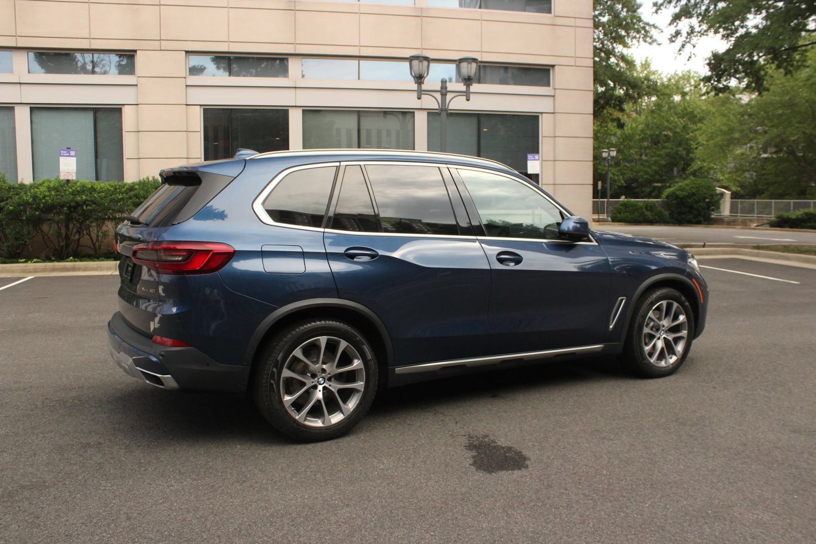 Used 2019 BMW X5 xDrive40i w/ Executive Package AWD/4WD image 7